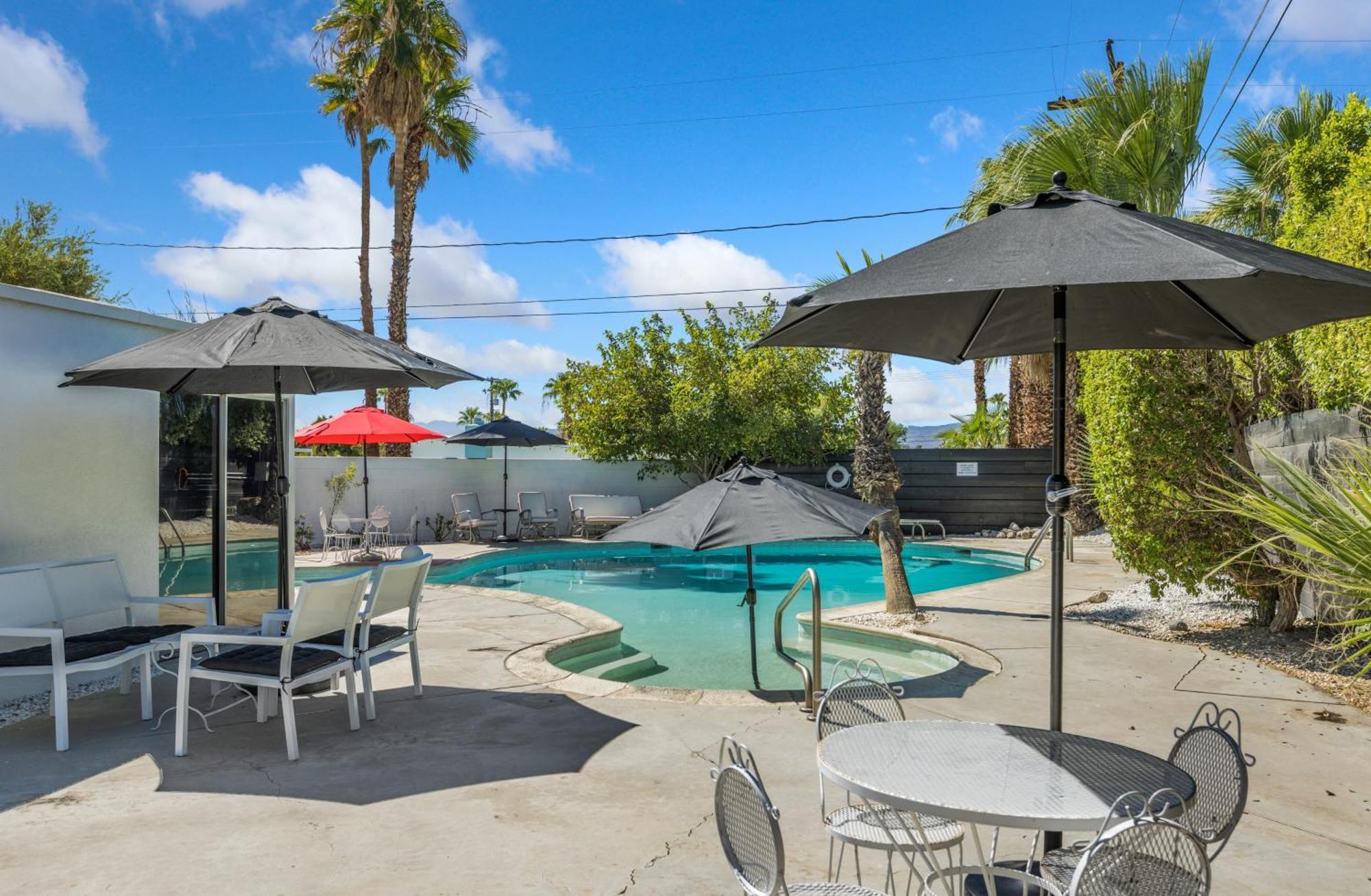 Former Steve Mcqueen'S Home Palm Springs Extérieur photo